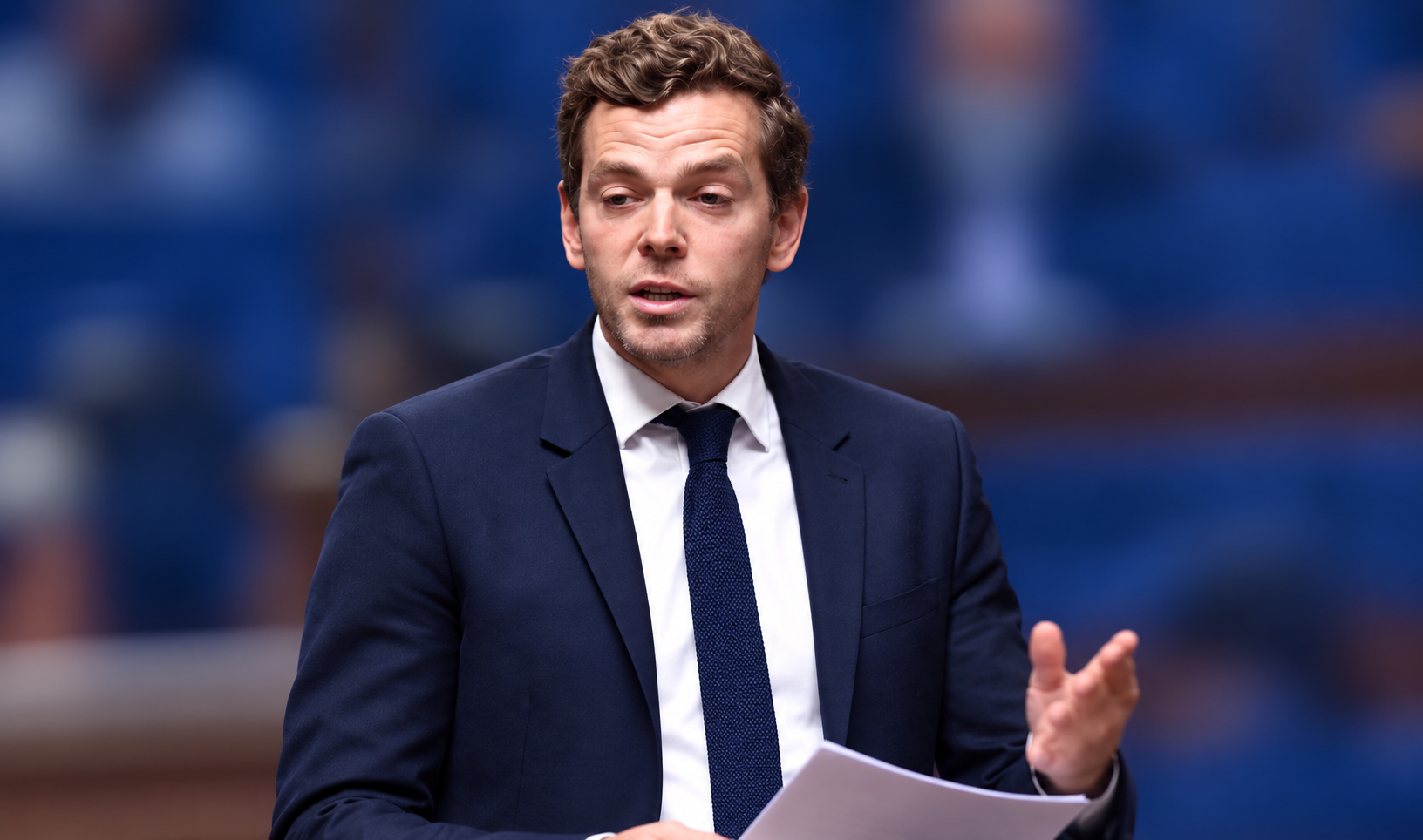 Thibaut François : grand manitou au coeur des perquisitions du groupe RN au Parlement Europèen et « diplomate de l’ombre » de Marine Le Pen et de Jordan Bardella